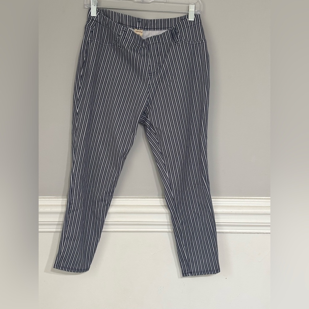Faded Glory Black and White Striped Cropped Pants